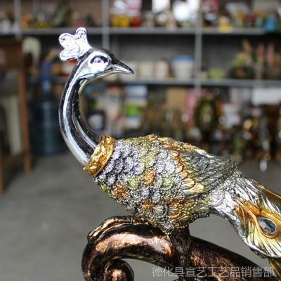 创意树脂孔雀 点缀家居的艺术精灵